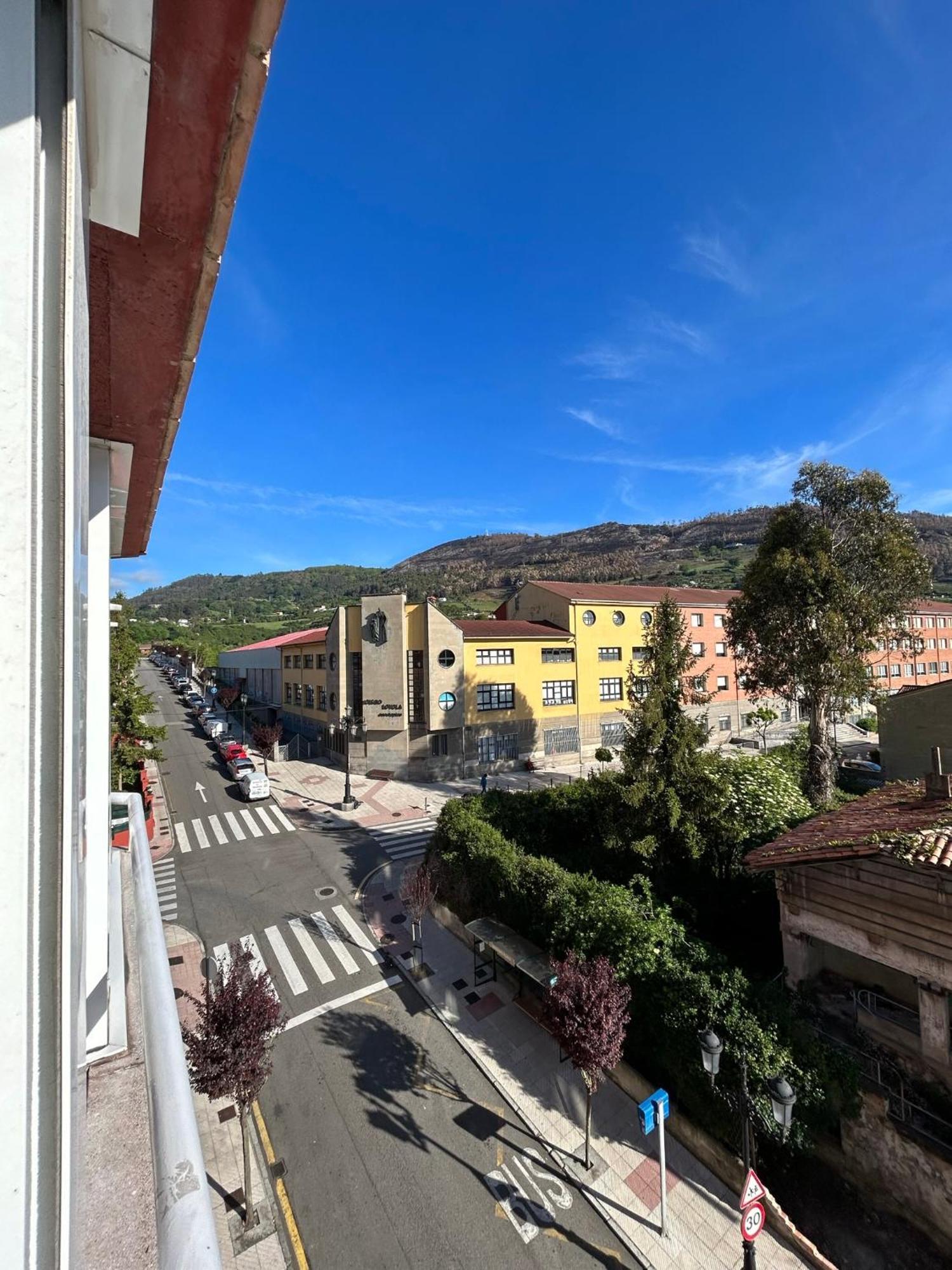 Amplio Alojamiento En Oviédo Exterior foto